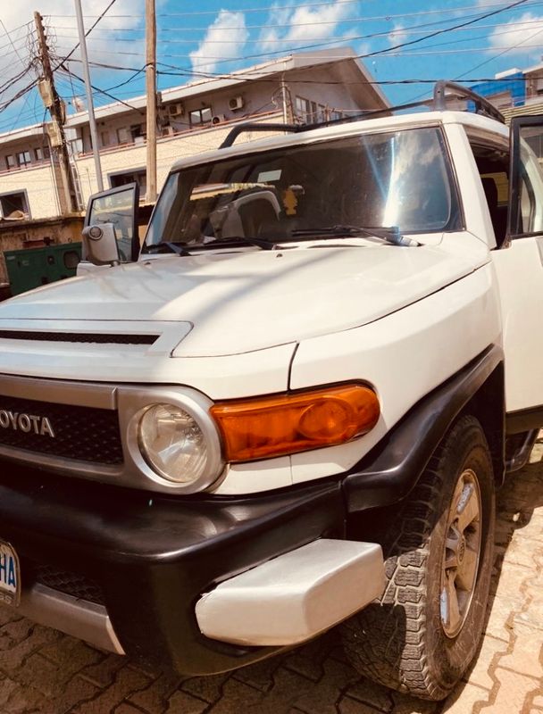 Thumbnail 10 of 2012 Toyota FJ Cruiser